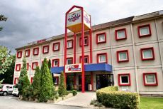 Drive inn Hotel Törökbálint - 3 csillagos hotel Budapest külvárosában - Szálloda az M7 és az M0 bevezető szakaszán Budapest felé